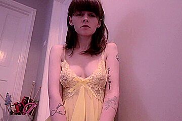 Brunette Solo Webcam Masturbation