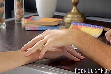 Teen (18)+ Beauty Gets Cumshot