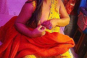 Horney Sexy Desi Bhabhi Try To Cam Show And She Show Here Nipples