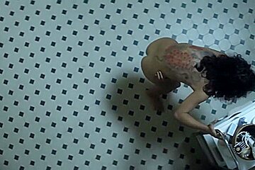 Everly ((2014)) Salma Hayek