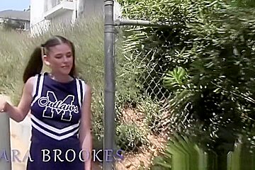 Cheerleader Lara Brookes