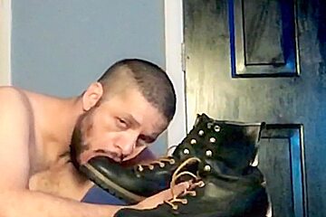 Boot Worshiping After My Master Abandoned Me
