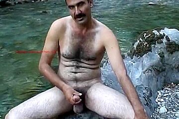 Tarek Wanks His Hairy Arab Penis By A River