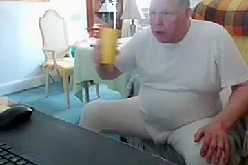 Grandpa Cum On Webcam (10)