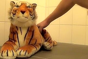 Pee On My Small Tiger