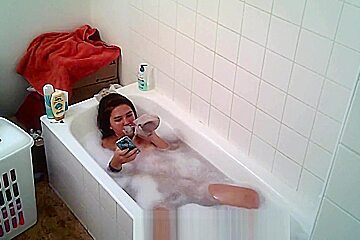 Big Tittied College Slut Aylie Takes A Bath