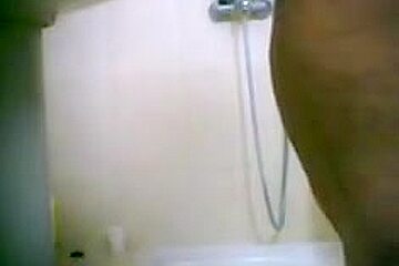 Hot Amateur Big Booty Video With Me Under Shower