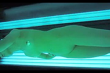 In Solarium Shooting Hot Babe Getting Sun Tanned (06)r