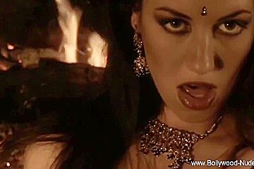 Feeling Sensual With Beautiful With Seduction   Indian Lady
