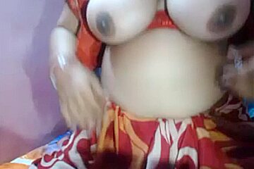 Desi Aunty Showing Her Boobs And Moaning