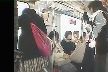 Japanese Handjob Metro (02)