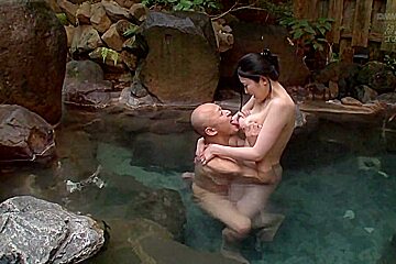 Satomi Akari In Outdoor Sex At The Spa   MilfsInJapan