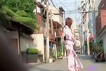 Public Sharking Of A Gorgeous Japanese Woman In A Kimono