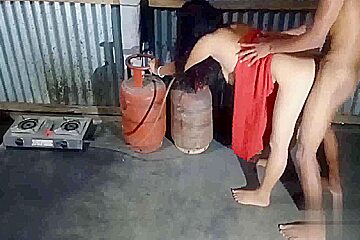 Ghr Main Kamali Ko Akela Dekh Kar Chhoda