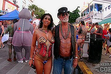 Nude Girls With Only Body Paint Out In Public On The Streets Of Fantas