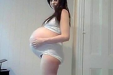 Pregnant Woman Teases On Cam