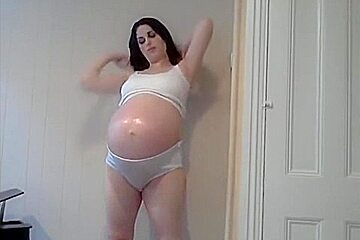 Selfie   Pregnant Girl Too Big For Panties