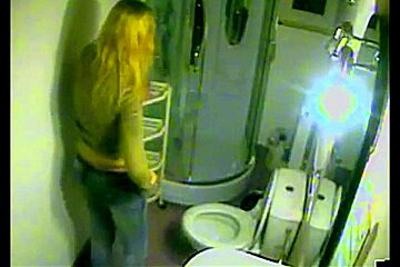 Dutch Blonde In Bathroom (01)