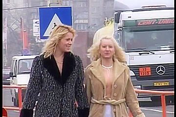 (2) Kinky Blondes Girls Risky Pissing On Real Public Streets