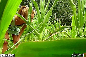 DaringSex Lesbians Box Gets Toyed In The Bushes