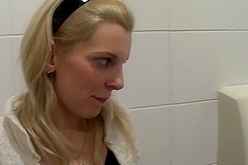 Kamila In Beautiful Chick Having Hardcore Sex In Restroom