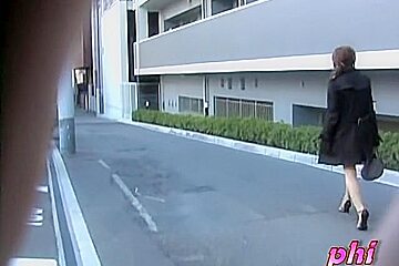 Business Lady With A Juicy Ass Skirt Sharked On The Street
