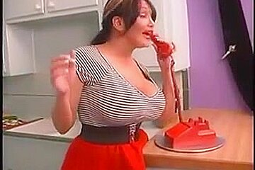 Busty Allanah Starr Masturbare In Kitchen