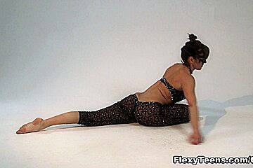 FlexyTeens Video: Sofia Gnutova (2)