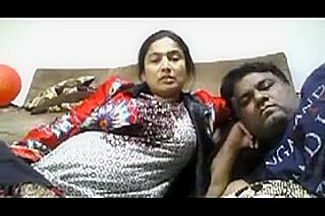 Beautiful Bhabhi Smnoking N Enjoring With Hubby Webcam