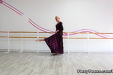 FlexyTeens Video: Anna Sigarga (2)