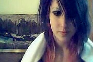 Hot Teen (18)+ EMO Tits On A Webcam
