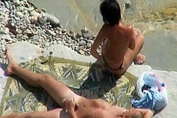 Tapes Pair Fucking On Beach