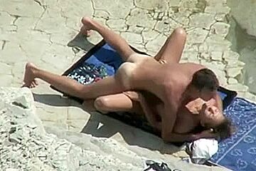 Dilettante Pair Fucking On The Beach Caught On